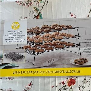 Wilton Black 3-Tier Cooling Rack Set